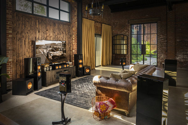 Klipsch Reference Premiere 2018 Enceintes Klipsch dans un salon