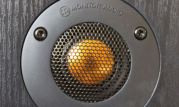                                                                             Test :
                                                                        Monitor Audio MR2
                                